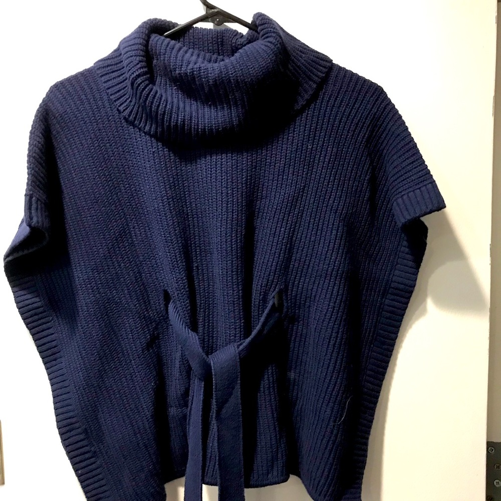 Girl’s Cable cardigan from Tommy Hilfiger.